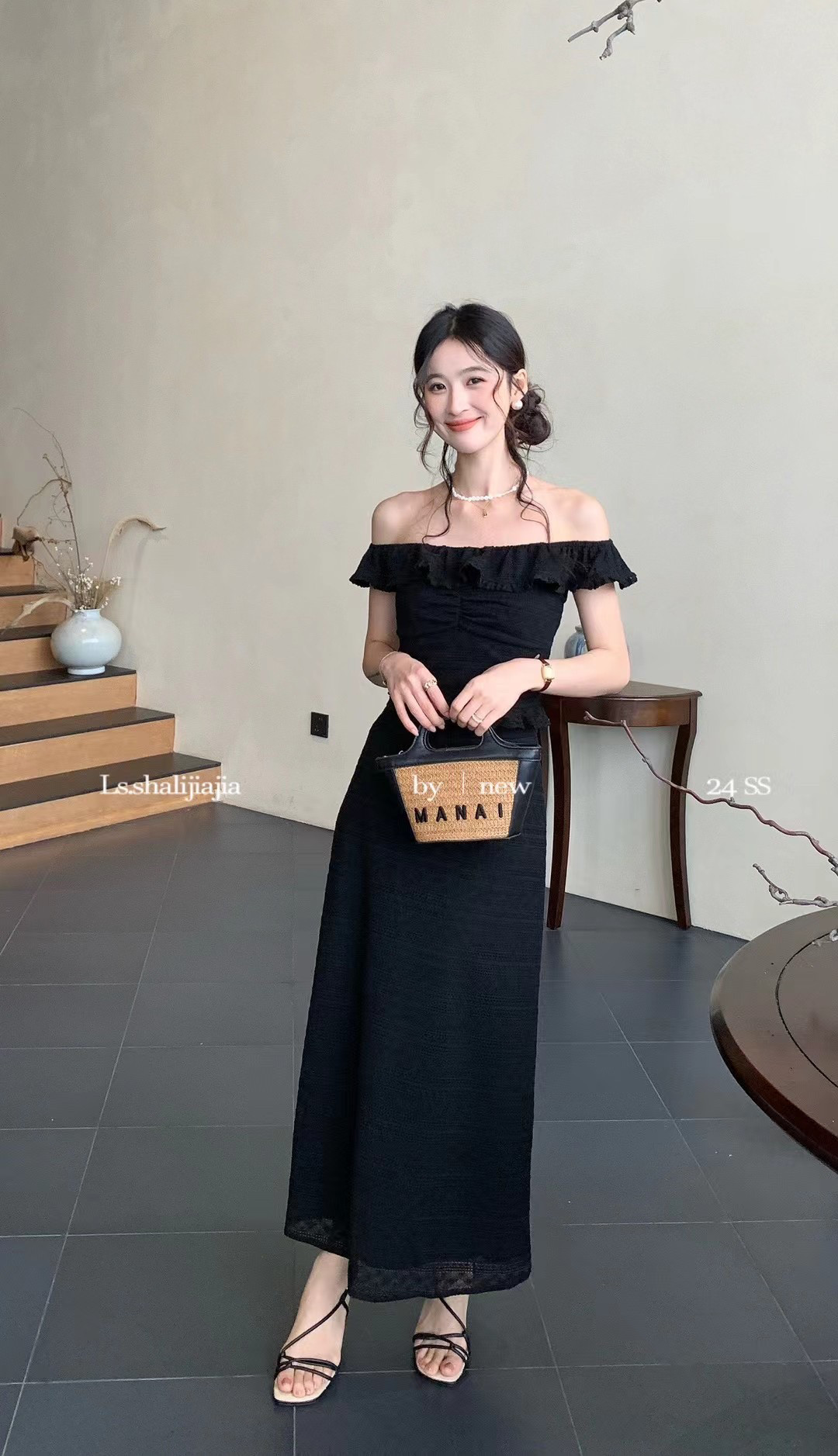 法式小香蕾丝套装女春夏季新款性感一字肩收腰上衣+高腰半裙