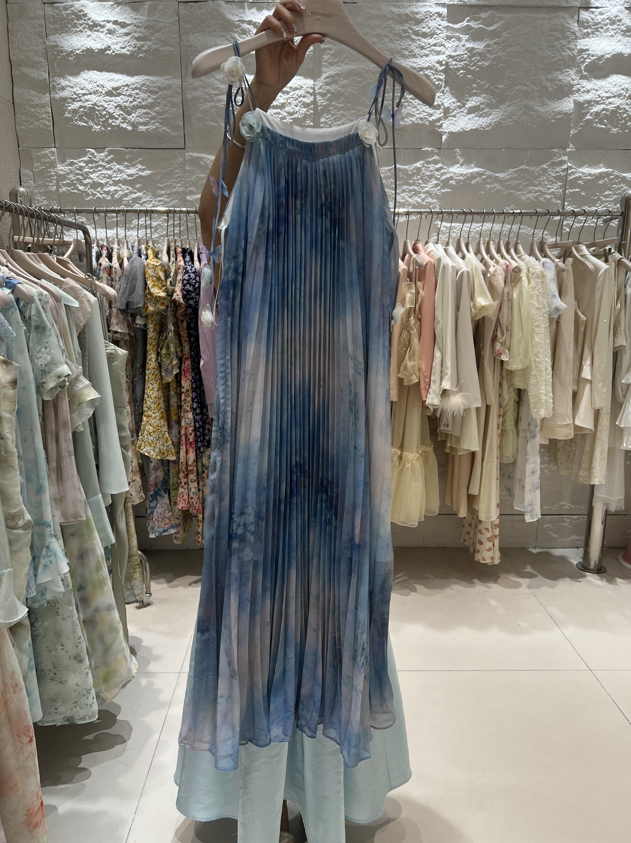 手工立体花晕染渐变百褶飘逸度假风系带连衣裙夏季新品仙女裙
