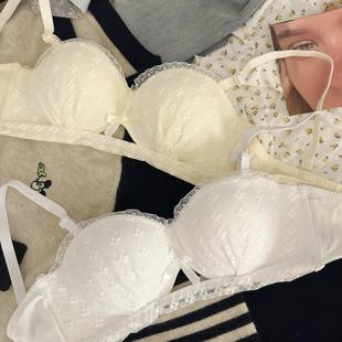 日系蕾丝内衣女小胸聚拢上托无钢圈收副乳防下垂甜美文胸罩套装