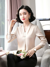 白衬衫女长袖上衣雪纺2019秋新款时尚气质工作服v领职业宽松衬衣