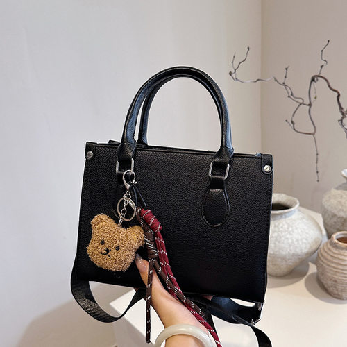 跨境简约纯色单肩包2025大容量时尚通勤手提包百搭流行斜挎包代发