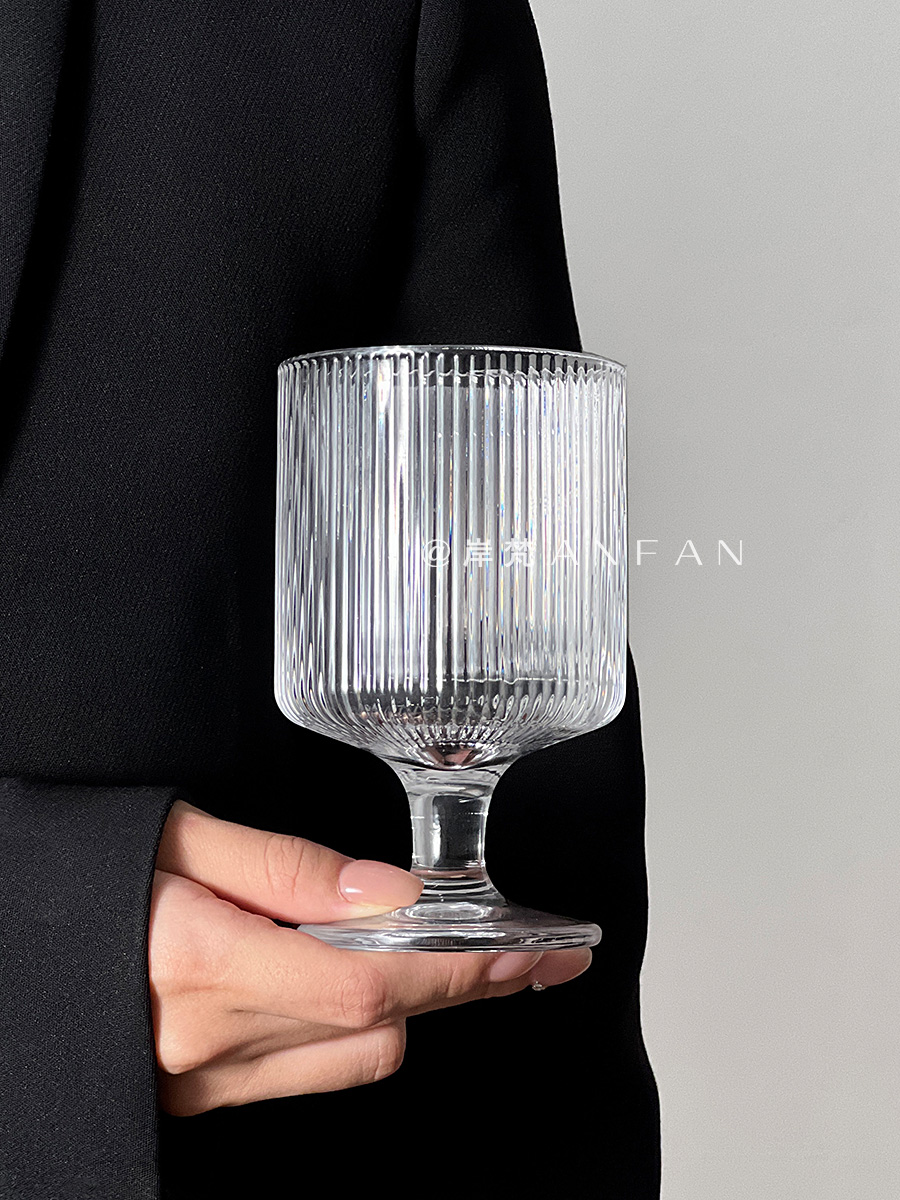 简约高级感浮雕竖纹酒杯小众个性