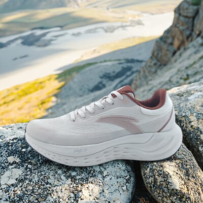 安踏PG7 旅步跑步鞋秋冬款男子缓震跑鞋舒适透气运动鞋112435546