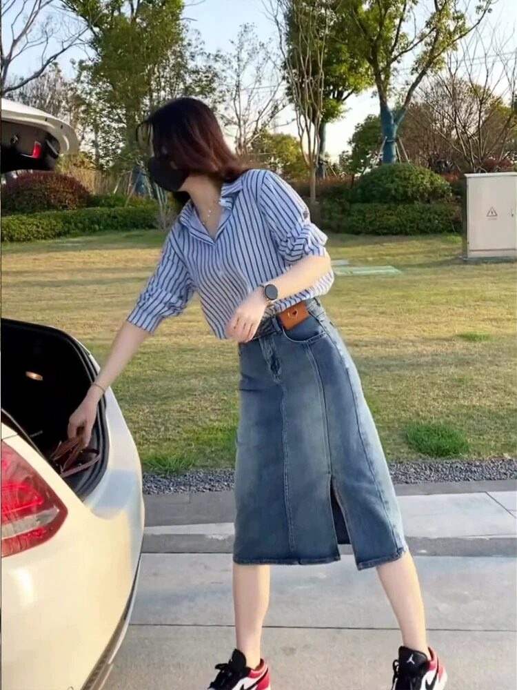 高级感竖条纹衬衣设计感小众开叉牛仔裙盐系轻熟两件套装显瘦遮肉