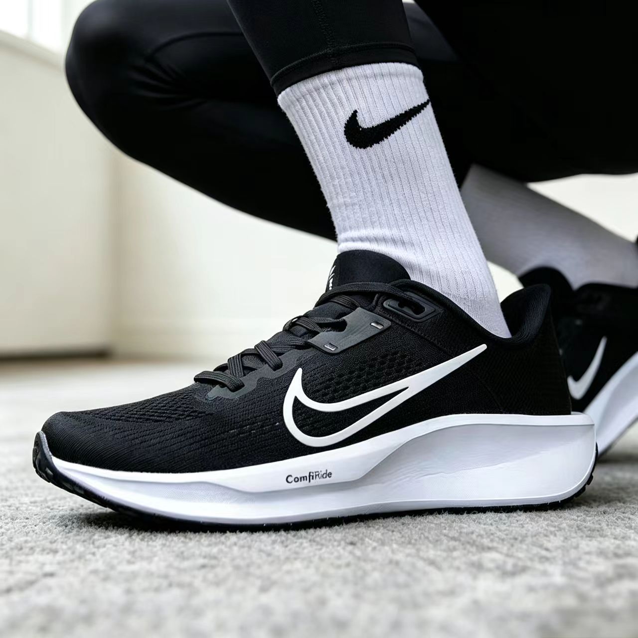 Nike耐克男跑步鞋透气缓震