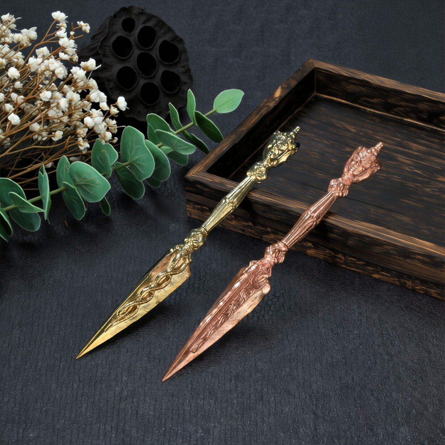 噶陀金刚铠甲三面普巴金刚杵秽迹金刚橛铜制手持供奉降mo杵摆件