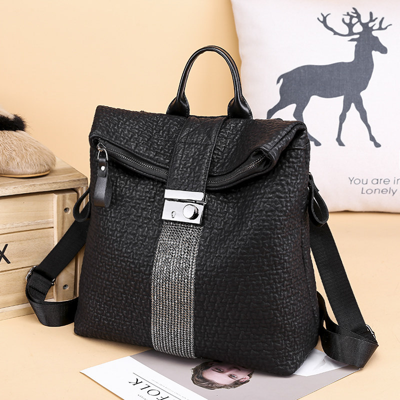 夏季欧美新款双肩包女时尚潮流软皮钻背包锁扣休闲百搭大容量书包