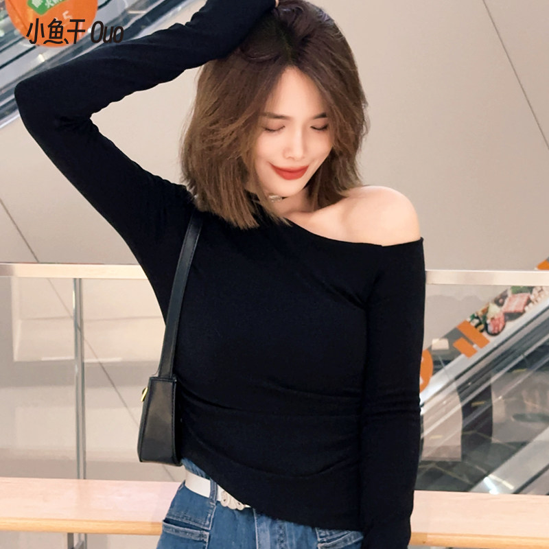 漏肩不规则露肩T恤女装2023秋冬新款性感辣妹短款长袖打底衫上衣