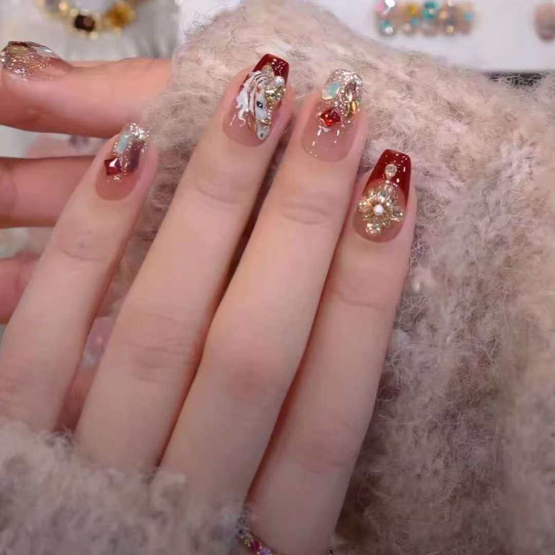 【马到成功】马年红色系纯手工穿戴甲小马贴钻轻奢气质新年美甲贴,彩妆/香水/美妆工具,穿戴甲/甲片,淘宝优惠券,粉丝福利购,淘宝优惠卷