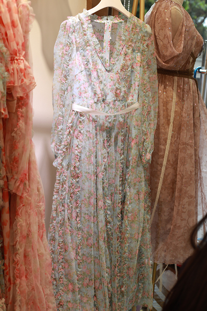 欧洲站重工V领木耳边玫瑰碎花彩色印花收腰大摆网纱连衣裙长裙