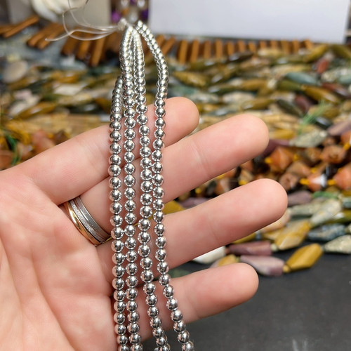 H199，银色隔珠一条4mm