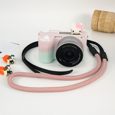 合适索尼ZVE10M2相机包Sony zve10二代保护硅胶套kitty装饰肩带