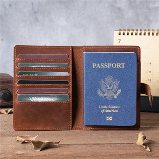 简约复古真皮护照夹证件收纳包卡包户口本便携机票旅行通行登机本