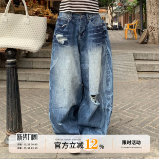 设计感休闲宽松显瘦弯刀裤 女春季 子 水洗破洞牛仔裤 饭饭又饿了美式