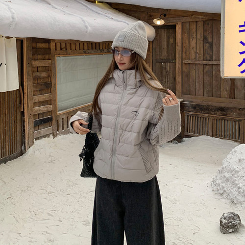 饭饭又饿了复古针织拼接羽绒服