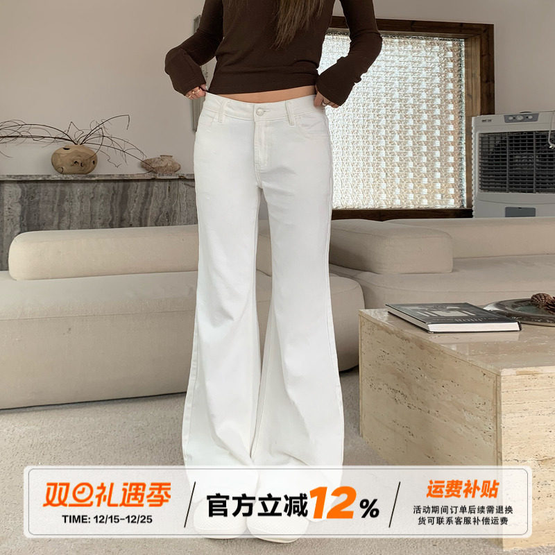 饭饭又饿了白色中腰微喇牛仔裤女