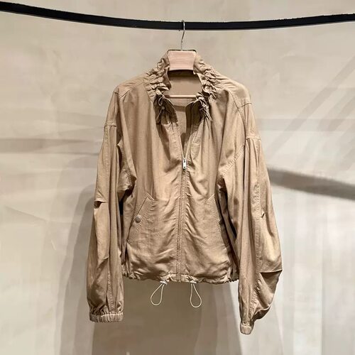 法式小众 2026早秋新卡其色花苞领落肩收口袖抽绳收腰夹克外套女