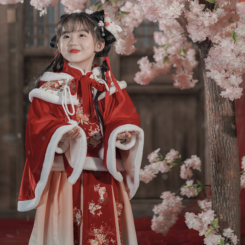 儿童过年拜年服冬装斗篷汉服女童马面裙套装加绒年服红色高端童装