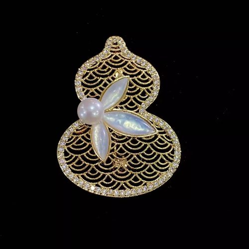 淡水珍珠白贝母奥地利水晶满圈镶镂空葫芦胸针铜镀金+黑皮绳