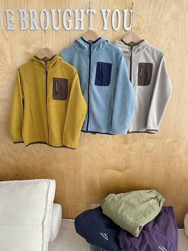 山系波浪纹摇粒绒连帽卫衣