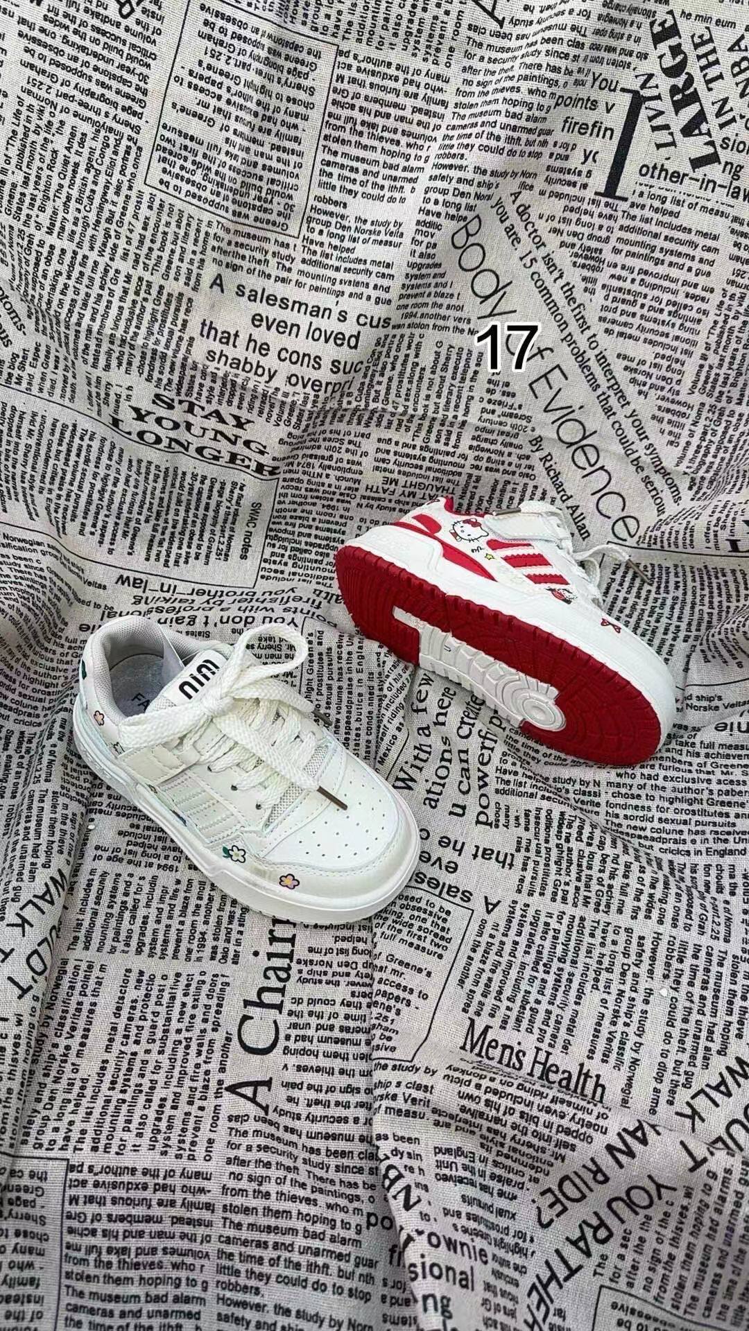 新款女童鞋子儿童运动鞋休闲板鞋猫咪图案