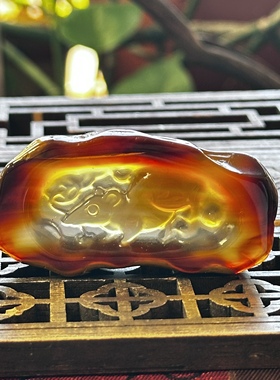 天然江料玛瑙高透冰红雕刻原石一体生肖鼠吊坠挂件冰红冰种