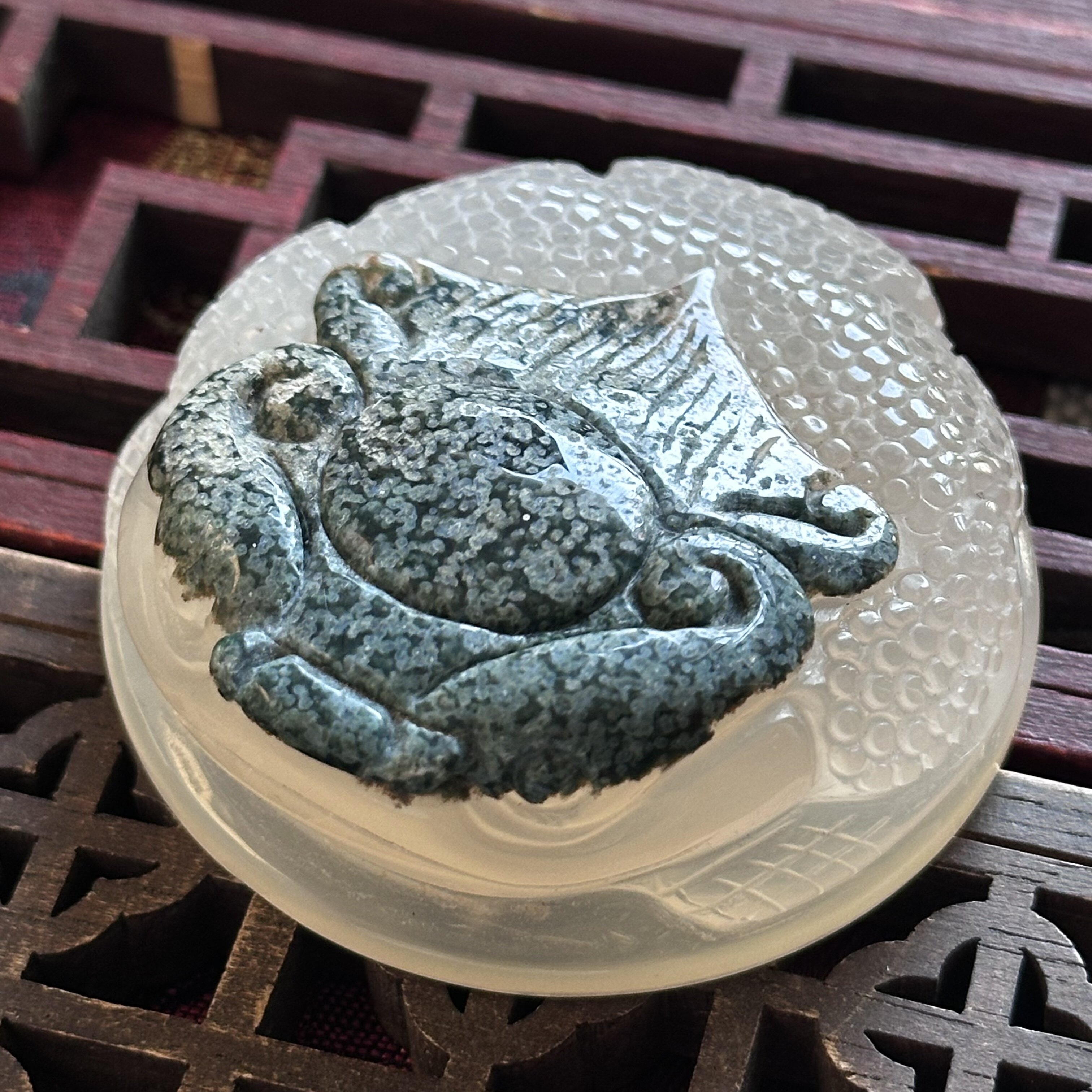 天然马料海洋玉髓高冰绿草手工巧雕生动财蟾摆件细工手把件挂件