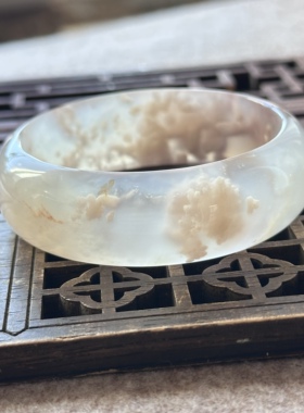 天然马料海洋玉髓高冰冰透飘粉白云爆米花果冻玛瑙手镯55口径