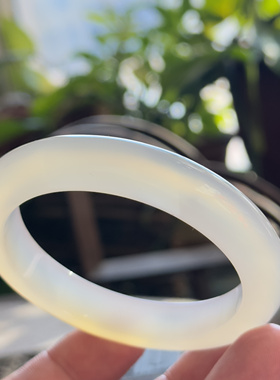 天然马料海洋玉髓高冰俏色鸿运当头一口糖白冰玛瑙手镯58口径