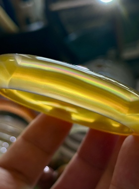 天然马料海洋玉髓高冰黄冰黄玉髓鱼鳞纹七彩虹膜玛瑙手镯冰透57口