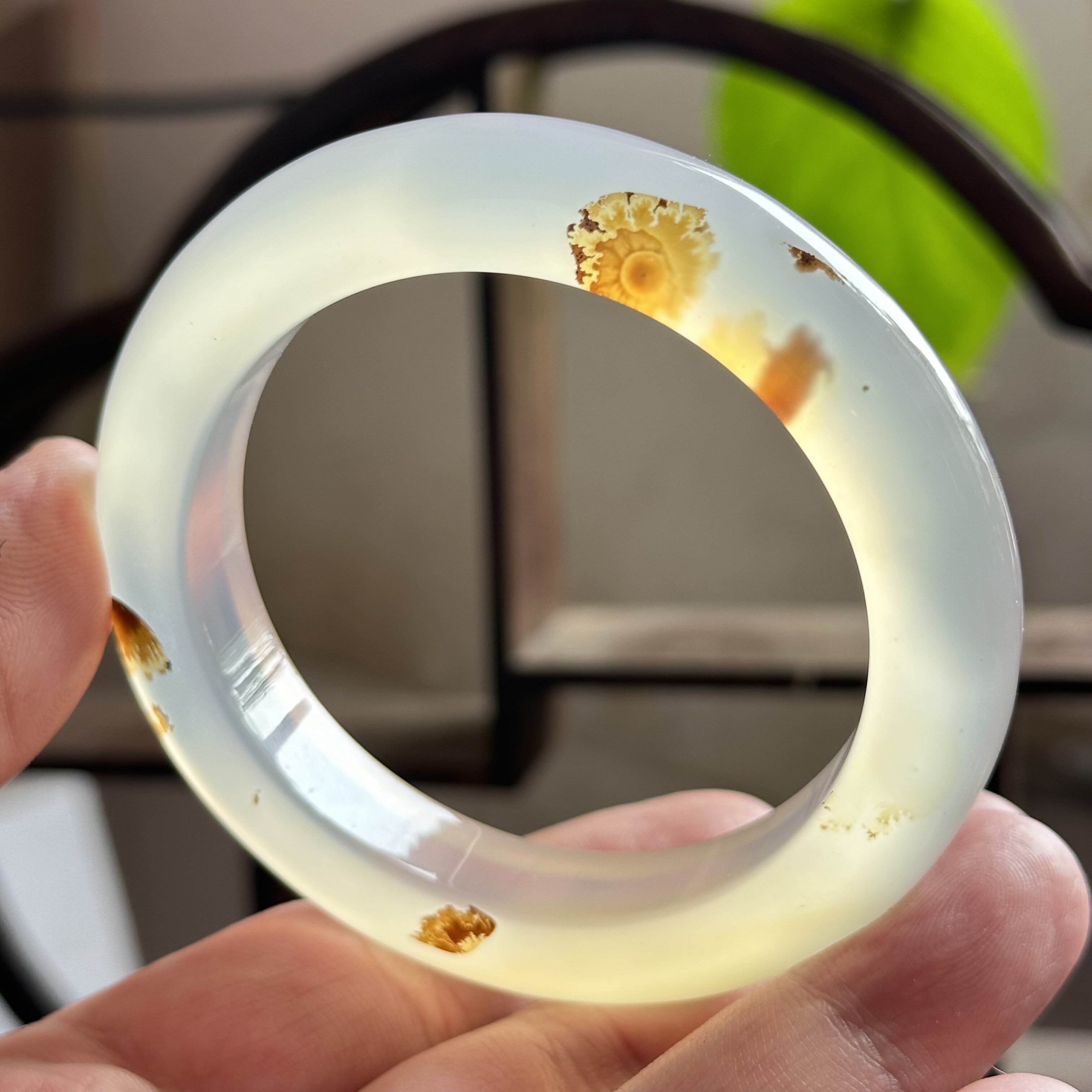 云臻阁天然海洋玉髓孔雀花飘花马料玛瑙草花冰透白冰大花手镯55
