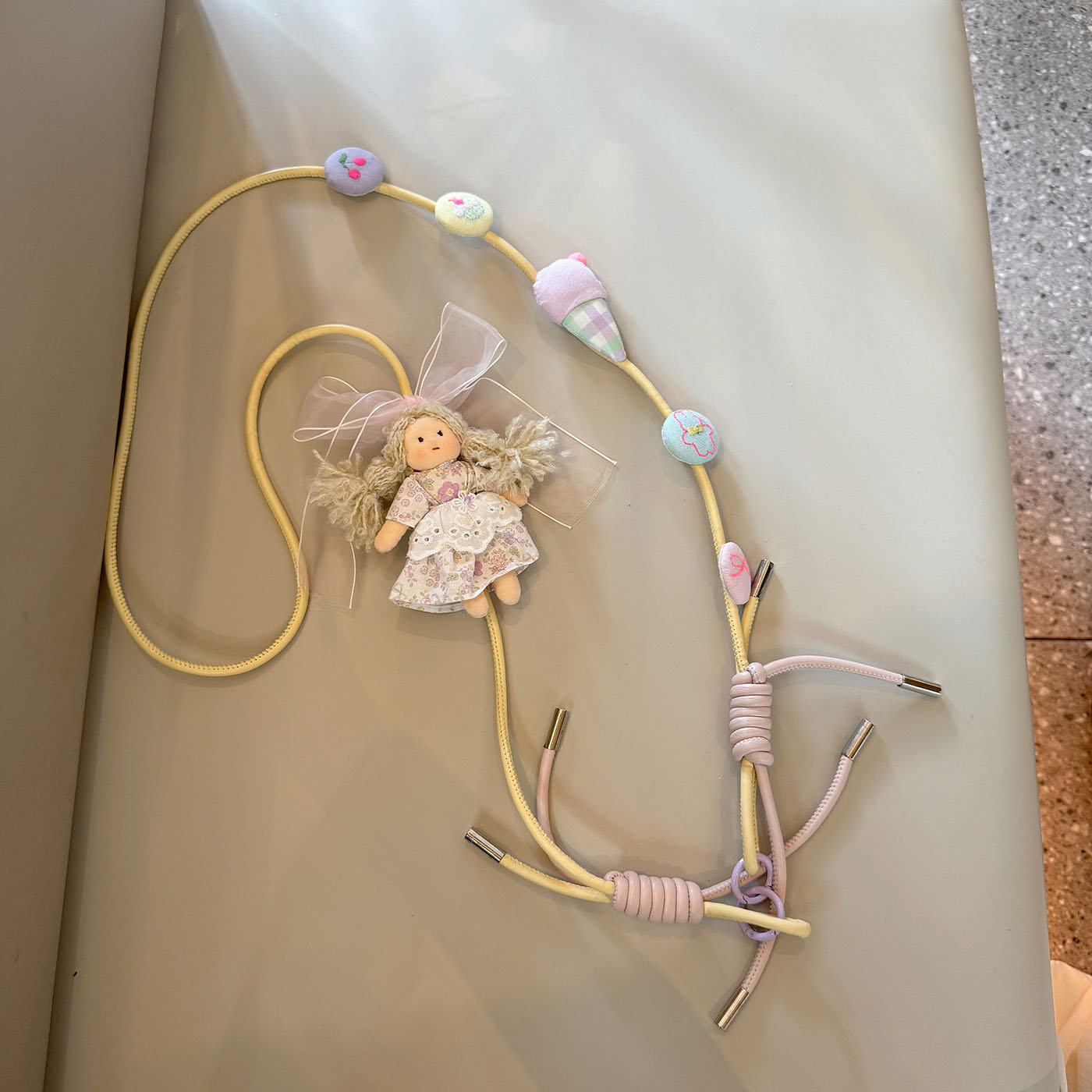 碎花公主裙可爱冰淇淋手机壳斜挎链适用苹果iPhone华为手机装饰美少女网红便携式