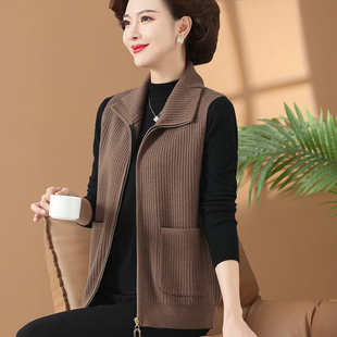 妈妈秋装马甲洋气拉链上衣中年女春秋外穿针织开衫时尚中老年马夹