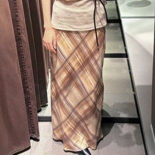 083 休闲网格丝缎质感迷笛半身裙5029225 ZA外贸出口女装 新款