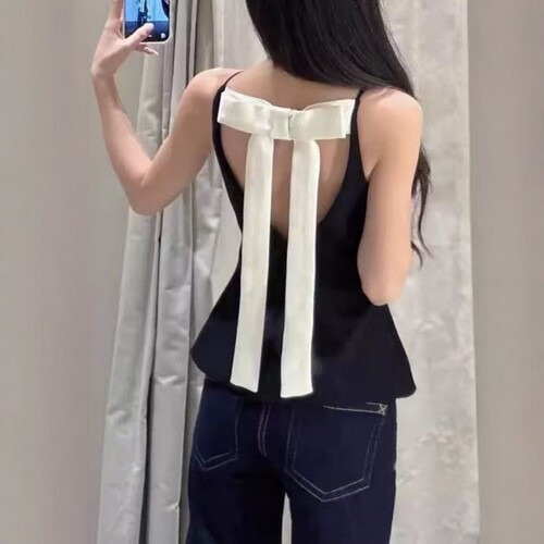 纯欲风黑白撞色背部蝴蝶结上衣