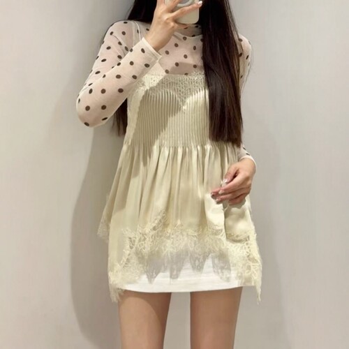 春日氛围感轻法式蕾丝内衣式上衣