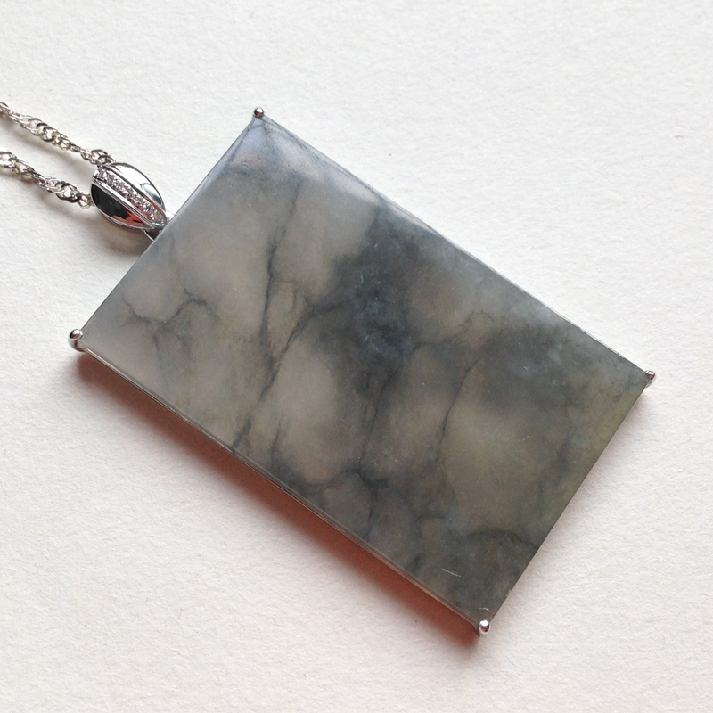 18k金镶嵌 黑冰种无事牌吊坠 a货 乌鸡种翡翠平安无事牌 带证书