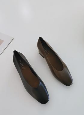 路贝佳女鞋浅口通勤舒适镜面胎牛皮职业鞋L24668A-32