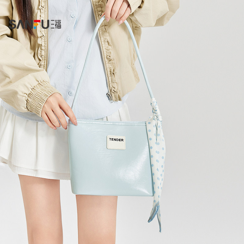三福挎包春季简韩松弛甜美水桶包亮面时尚休闲个性女包519810,箱包皮具/热销女包/男包,通用款女包,淘宝优惠券,粉丝福利购,淘宝优惠卷