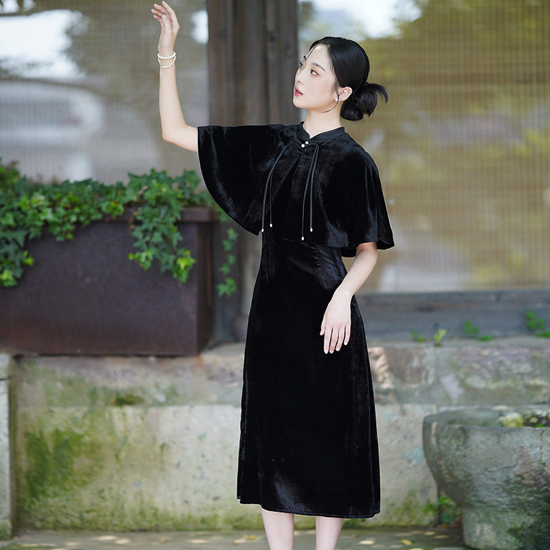国潮新款国风气质改良丝绒斗篷旗袍新中式优雅复古短披肩套装茶服