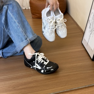 圆头透气软底运动鞋 女2026春季 潮 TWTW时髦感户外休闲德训鞋 SGIRL