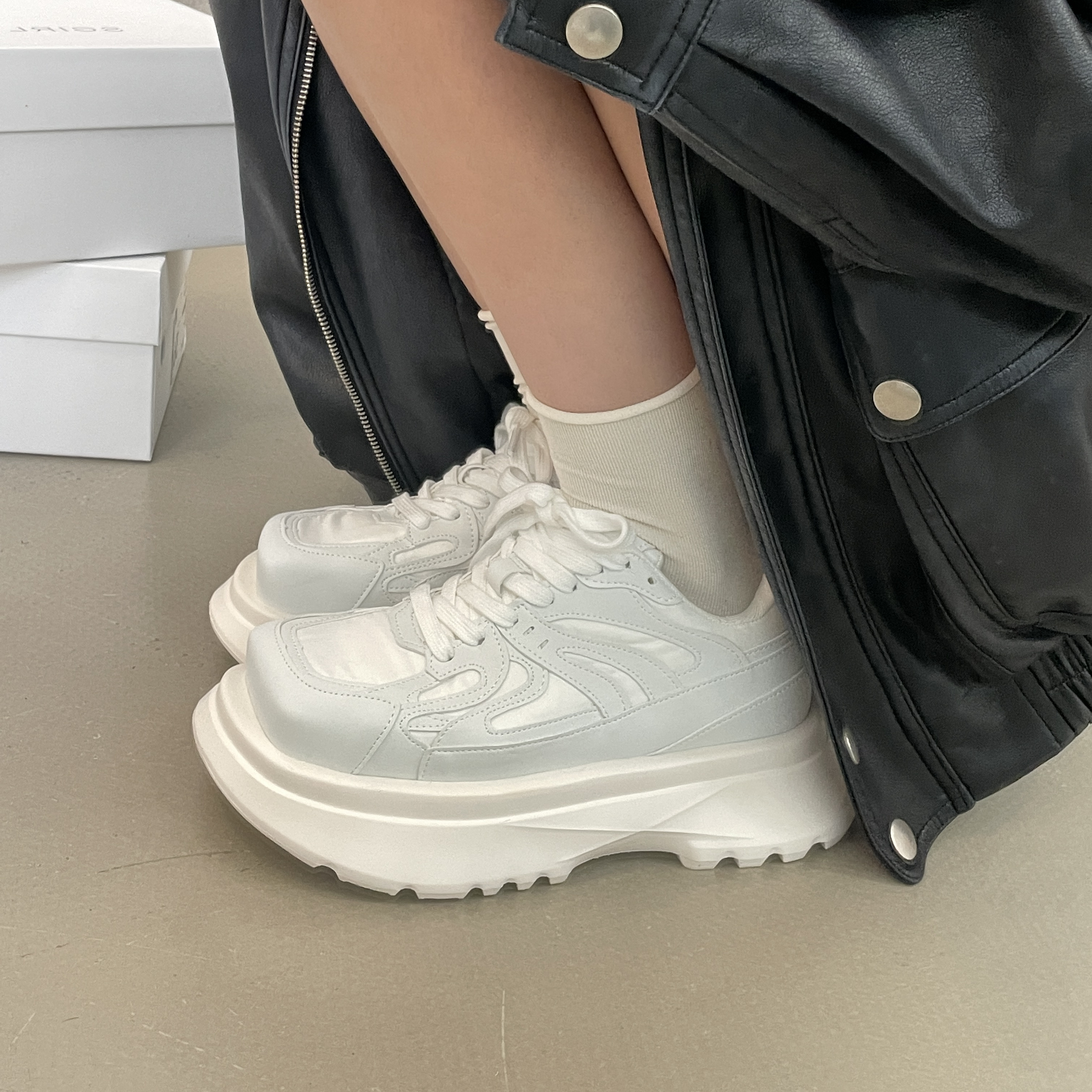 SGIRL TWTW韩版轻便厚底小白鞋女2025春夏透气方头系带松糕运动鞋