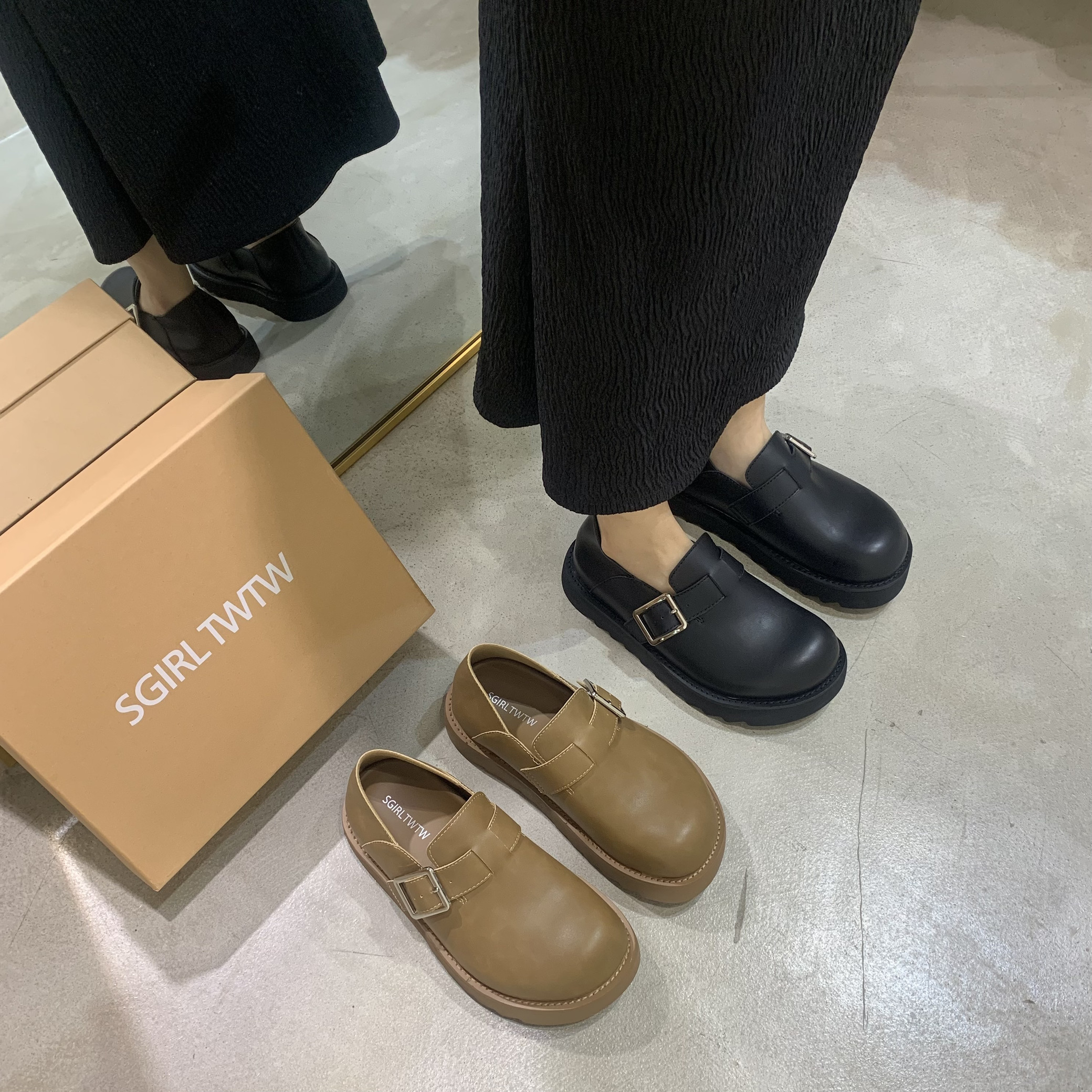 SGIRLTWTW英伦风平跟大头皮鞋