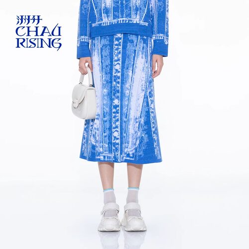 CHAU.RISING/洲升2025春季新款水洗蓝牛仔图案针织提花长半裙女