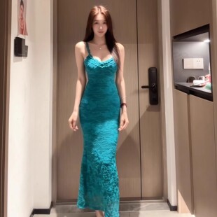 法式绿色v领蕾丝吊带连衣裙女装夏季小个子气质收腰修身包臀长裙