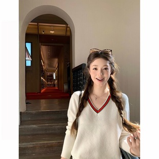 板栗可可Bankelili'纽约艺高'撞色学院风V领针织衫套头毛衣女秋冬