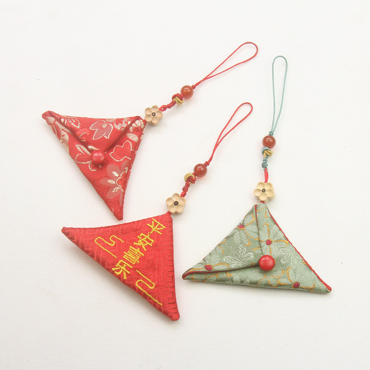 免缝钮扣三角形福袋空袋宝宝平安护身符袋钥匙扣锦囊手机链小挂件