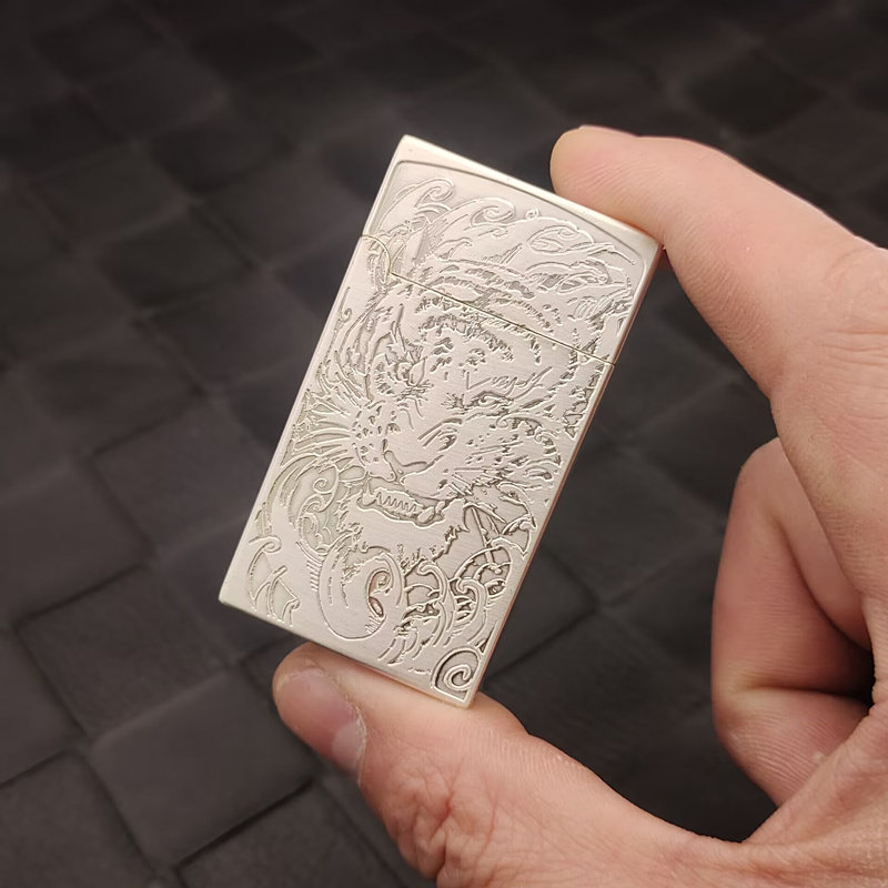 个性虎头貔貅老式复古煤油明火砂轮打火机超薄创意老式点烟器刻字