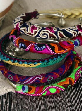 民族风编织手链女多层彩色苗银老绣图案开口手镯复古风饰品