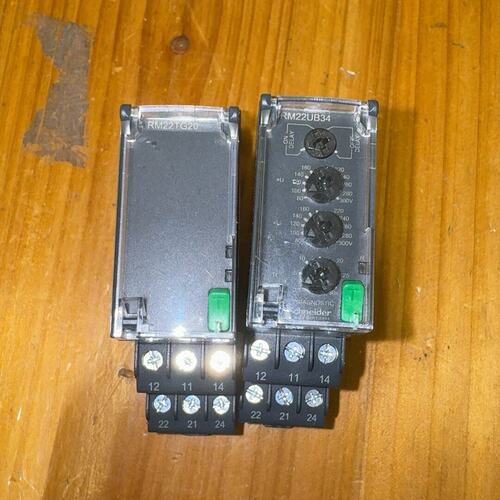 继电器RM22TG20和RM22UB34，九成新，